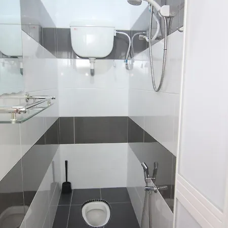 Homestay Hj Esmon 3 Uthm Parit Raja Exterior photo