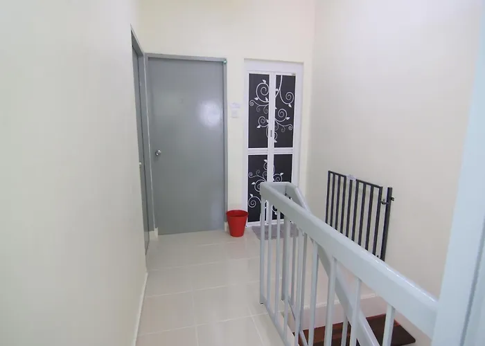 Homestay Hj Esmon 3 Uthm Parit Raja