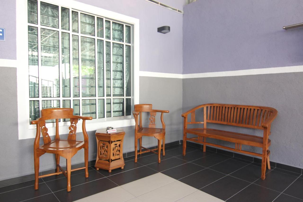 Hj Esmon 3 Uthm Holiday home *