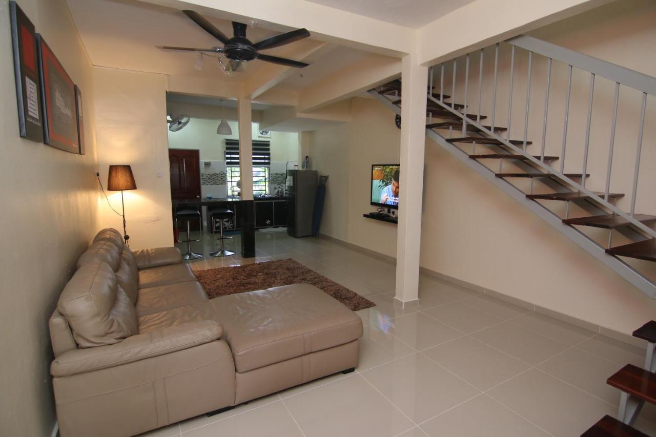 Holiday home Hj Esmon 3 Uthm *