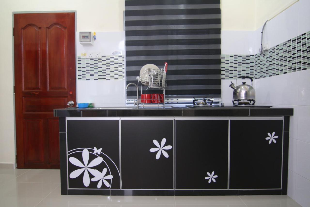 Holiday home Hj Esmon 3 Uthm Parit Raja
